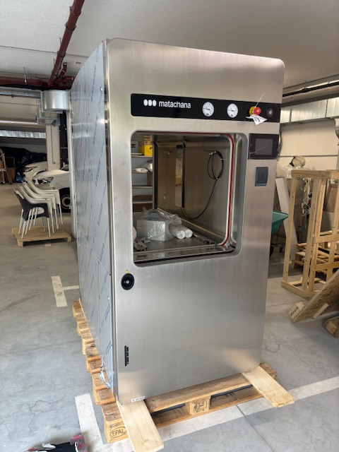 New and unsuer Matachana autoclave